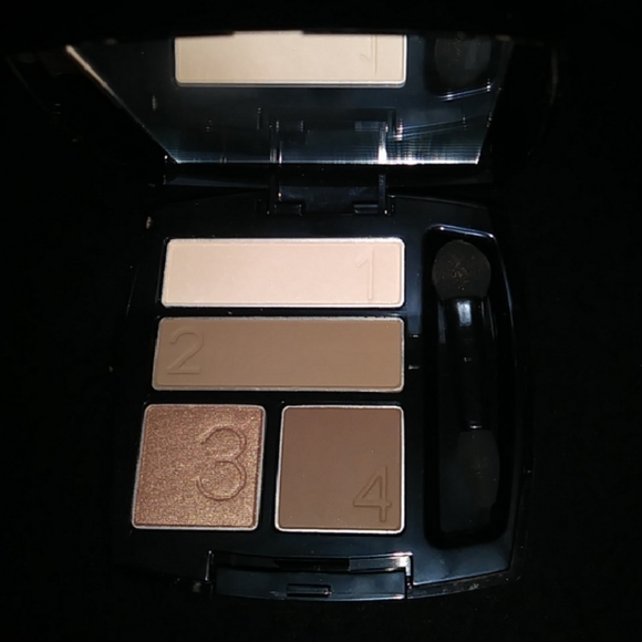 Avon Latte Eye Shadow - Picture 2 of 4